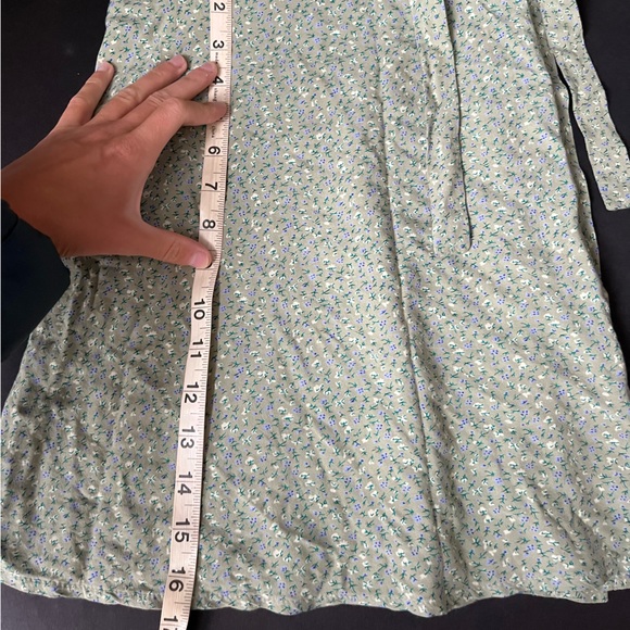 Brandy Melville Adjustable Floral Green Wrap Skirt - Picture 3 of 6